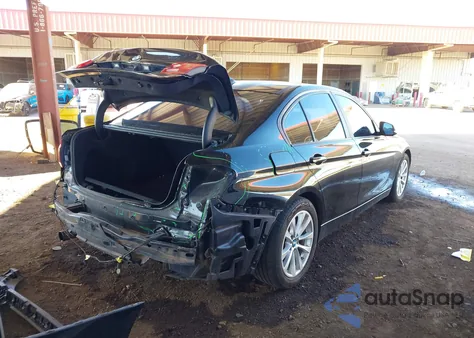 2016 BMW 320I из США, поврежденный, VIN WBA8E1G53GNT37798